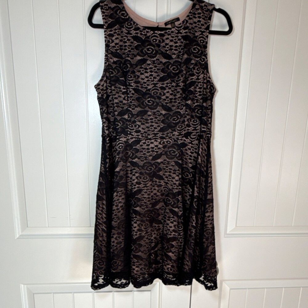 City Triangles XXL Black Floral Lace A-Line Dress Nude Lined Keyhole Knee